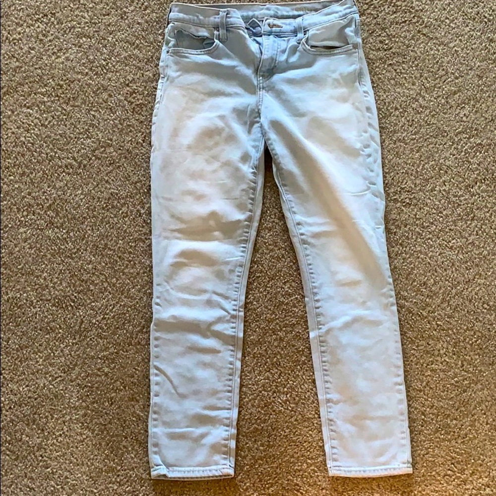 Light wash straight legged jeans